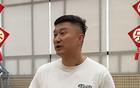开心！朱芳雨杜锋给球员发红包，奎因、萨林杰乐开了花